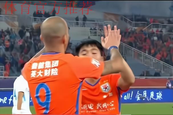 对话郝伟:无论在哪里都有橙色的陪伴,克雷桑停赛带来困难 对话郝伟:无论在哪里都有橙色的陪伴,克雷桑停赛带来困难